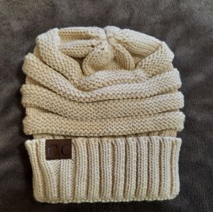 C.C NEW Knitted hat beige